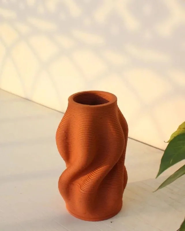 Bamboo grid wall panel-Terracotta Curvy Tales Vase