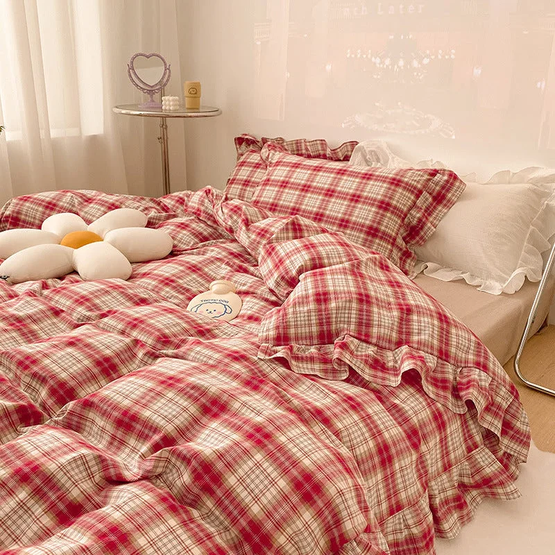 Lightweight microfiber comforter-Plaid Ruffle Bedding Set / Red