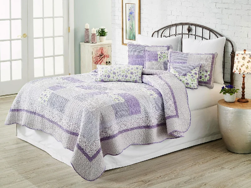 Plush velvet comforter-Lavender Dreams