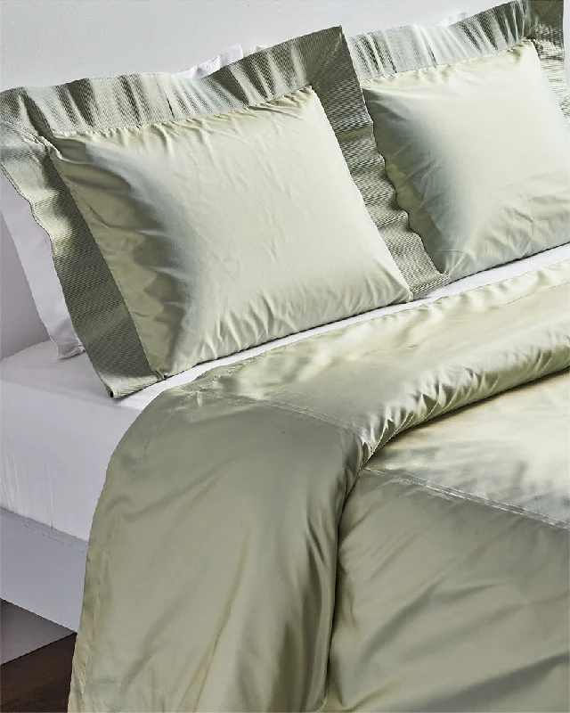 Cozy fleece comforter-DISCONTINUED Ann Gish Ann Gish Silk Taffeta Duvet Set