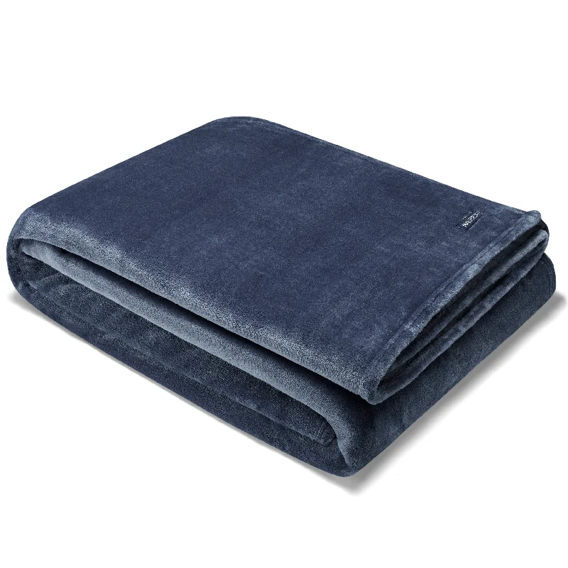 Soft flannel throw-Nautica Captains Ultra Soft Plush Full/Queen Blanket In Blue