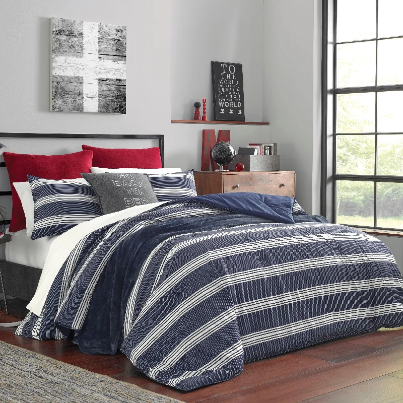 Natural tencel throw-Nautica Craver Cotton Reversible Navy Comforter Set